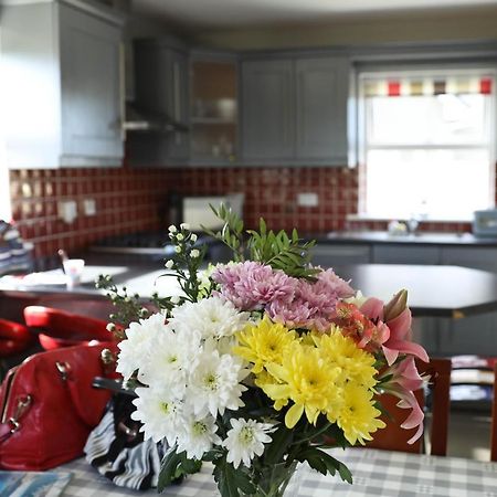 Seascape On The Edge Of Town: 4 Beds All Ensuite. Belmullet Buitenkant foto