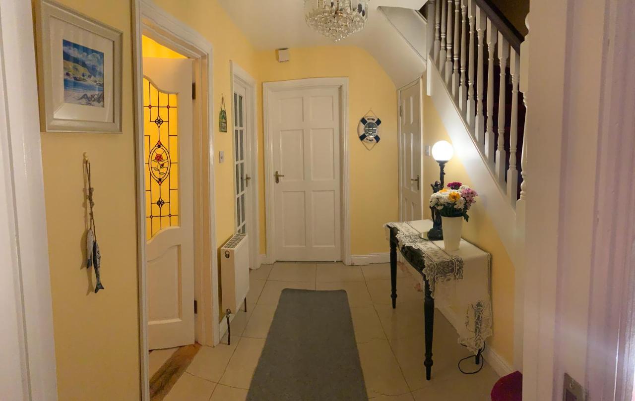 Seascape On The Edge Of Town: 4 Beds All Ensuite. Belmullet Buitenkant foto