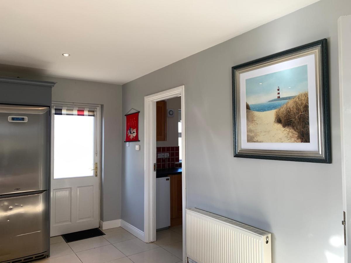 Seascape On The Edge Of Town: 4 Beds All Ensuite. Belmullet Buitenkant foto