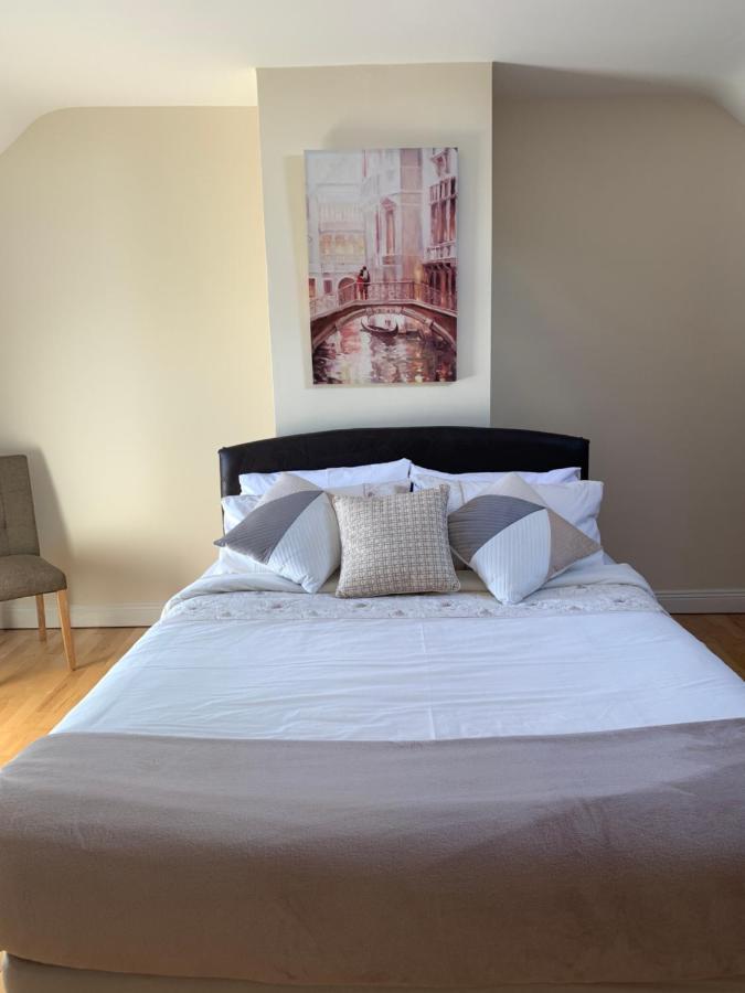 Seascape On The Edge Of Town: 4 Beds All Ensuite. Belmullet Buitenkant foto