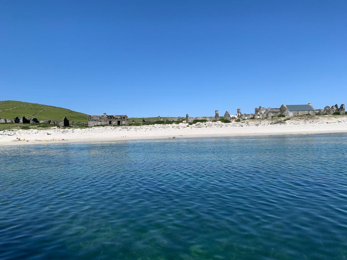 Seascape On The Edge Of Town: 4 Beds All Ensuite. Belmullet Buitenkant foto