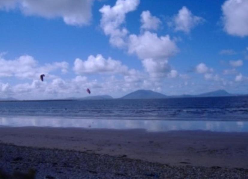 Seascape On The Edge Of Town: 4 Beds All Ensuite. Belmullet Buitenkant foto
