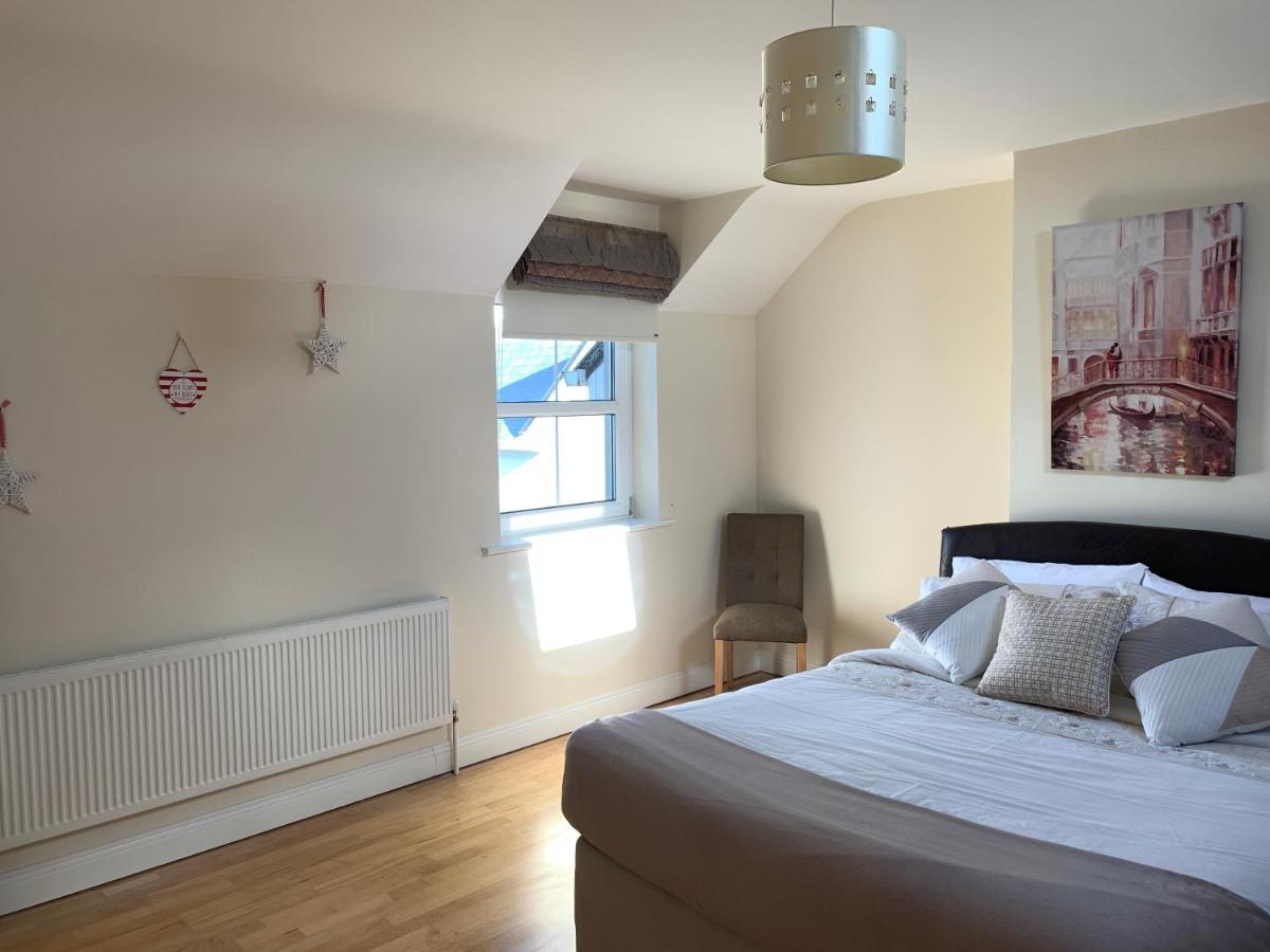 Seascape On The Edge Of Town: 4 Beds All Ensuite. Belmullet Buitenkant foto