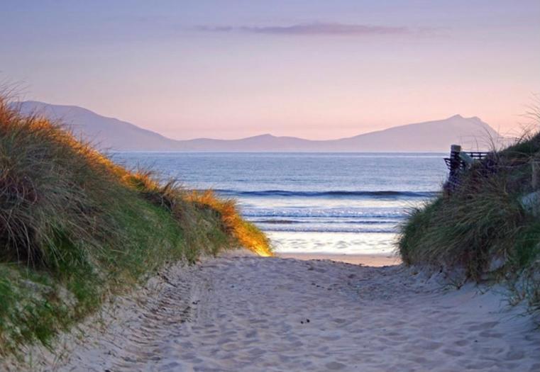 Seascape On The Edge Of Town: 4 Beds All Ensuite. Belmullet Buitenkant foto