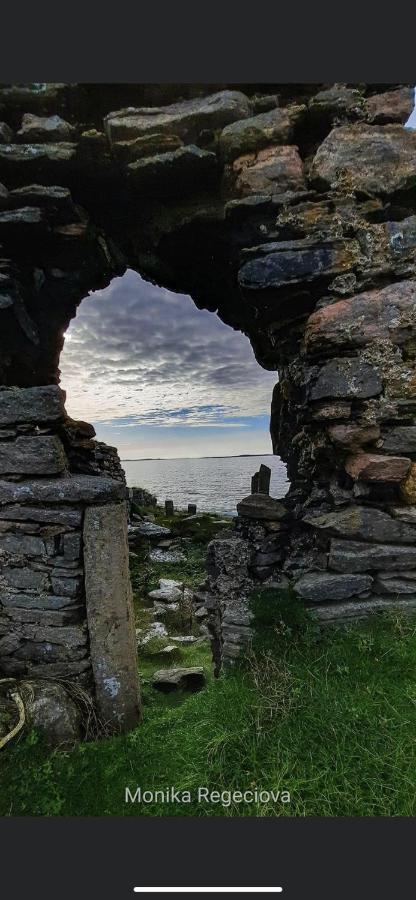 Seascape On The Edge Of Town: 4 Beds All Ensuite. Belmullet Buitenkant foto